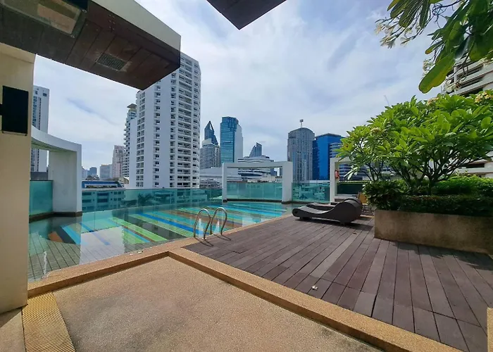Beautiful Room, Big Balcony, Near The Mall 公寓