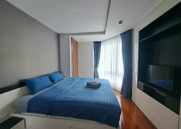 Beautiful Room, Big Balcony, Near The Mall 公寓