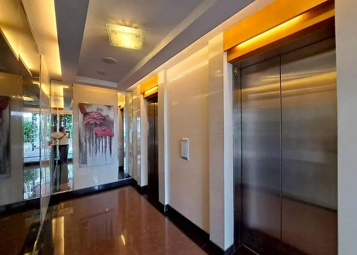 公寓 Beautiful Room, Big Balcony, Near The Mall 曼谷