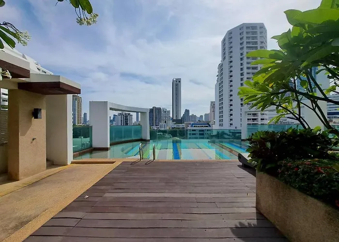 公寓 Beautiful Room, Big Balcony, Near The Mall 曼谷